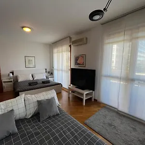 Eni Torri Lombarde San Donato Bbqueen Guest house